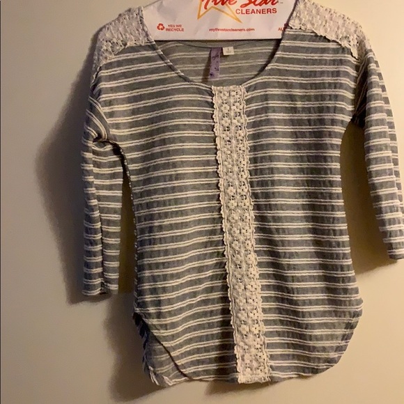 Alya Tops - Lace striped top.